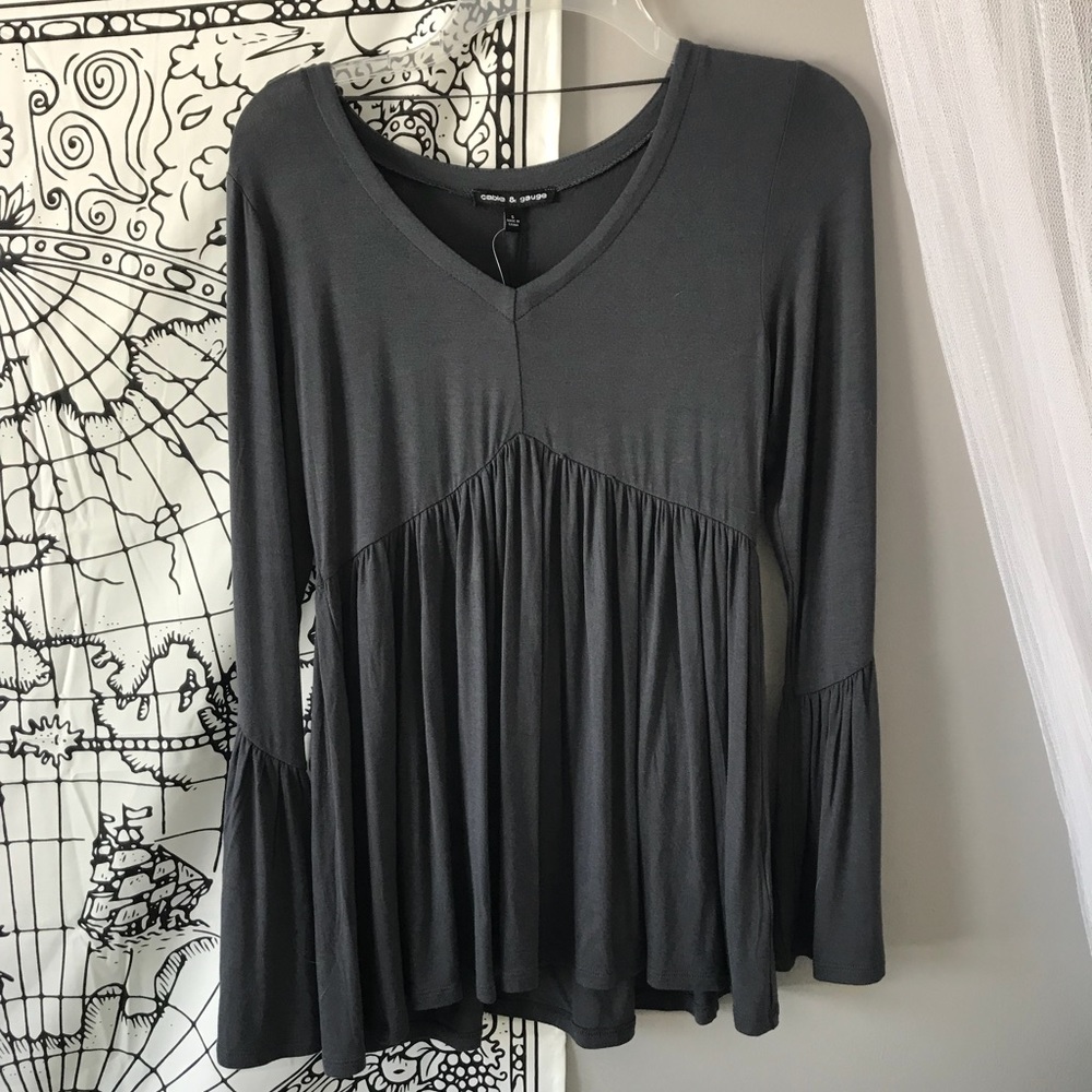 Bell sleeve grey top